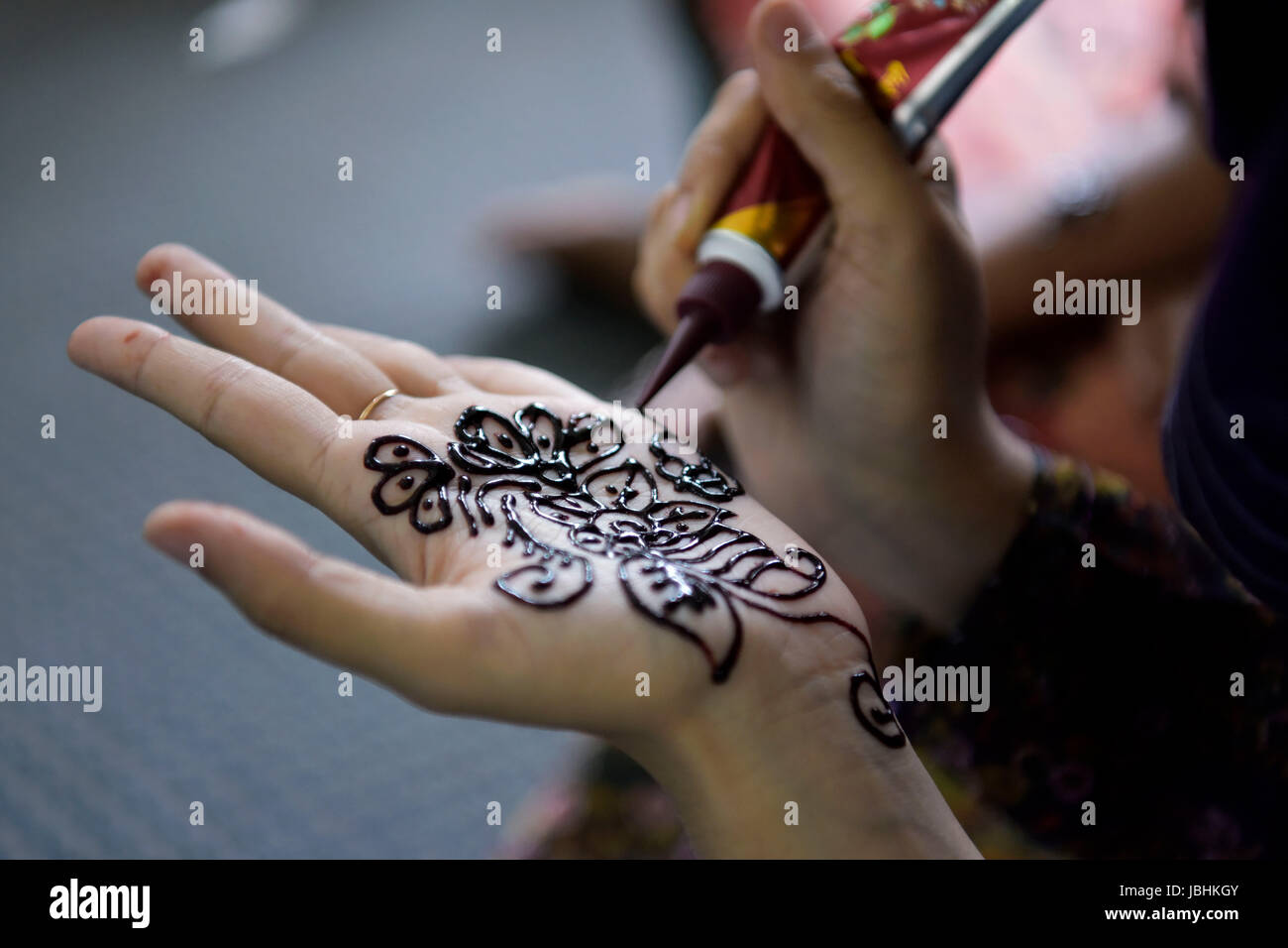 ছাত্রী কাজ